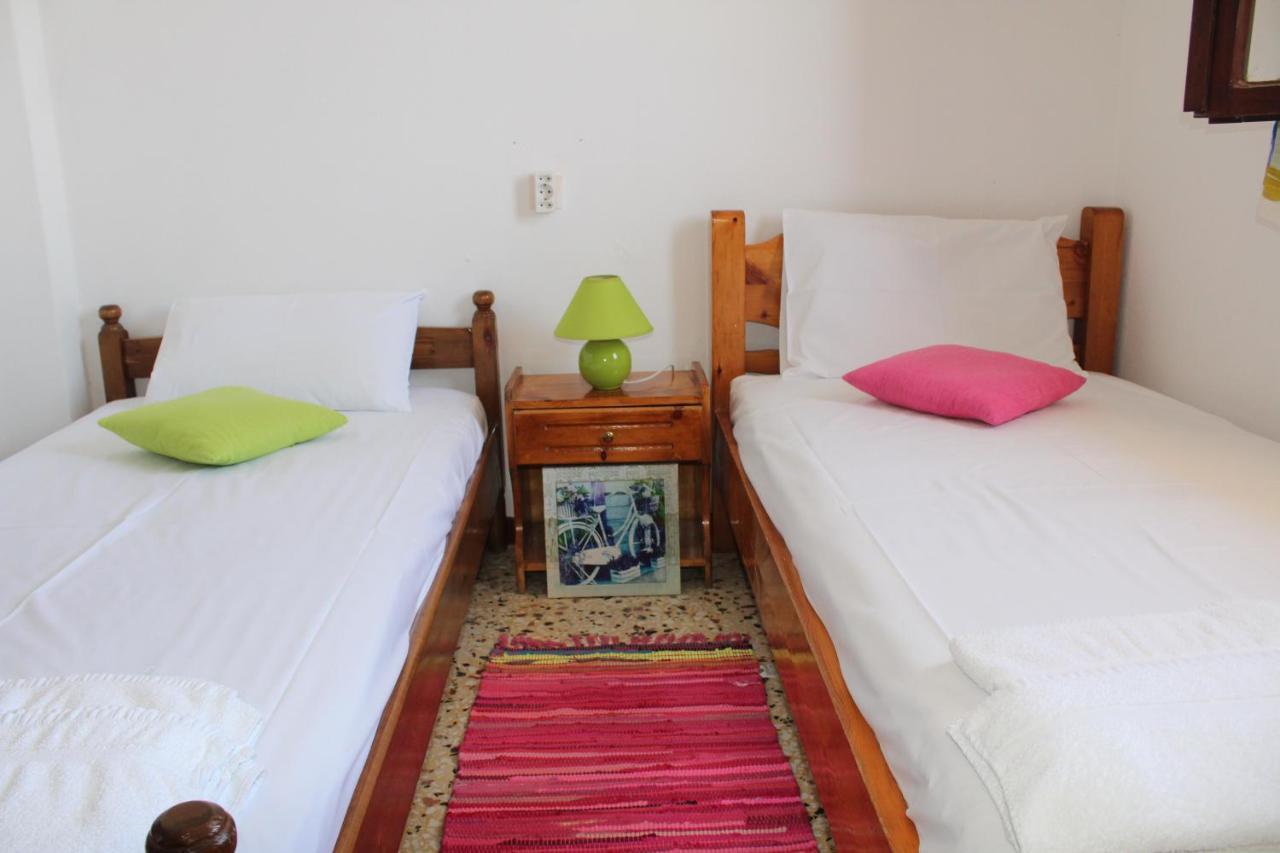 Litheres Nikos Seaside Apartments מראה חיצוני תמונה