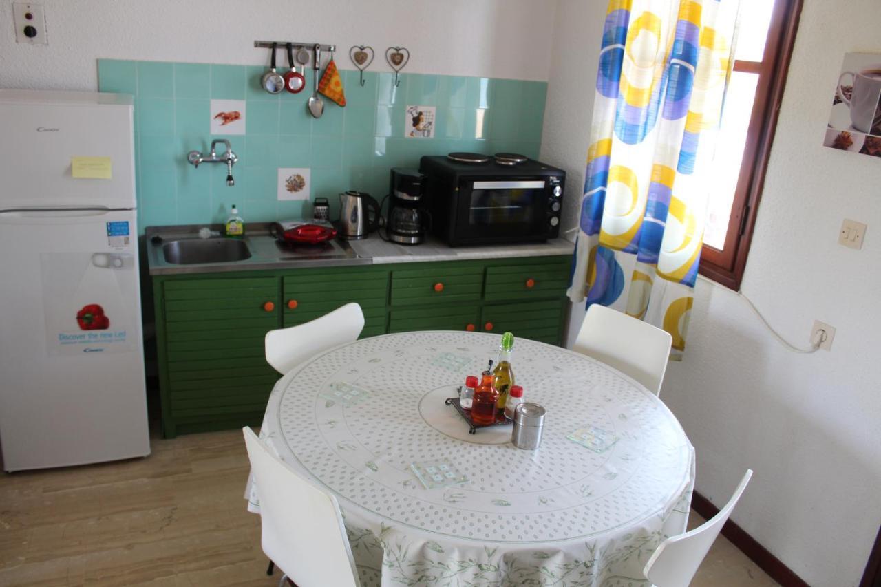 Litheres Nikos Seaside Apartments מראה חיצוני תמונה