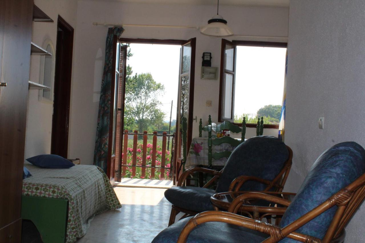Litheres Nikos Seaside Apartments מראה חיצוני תמונה